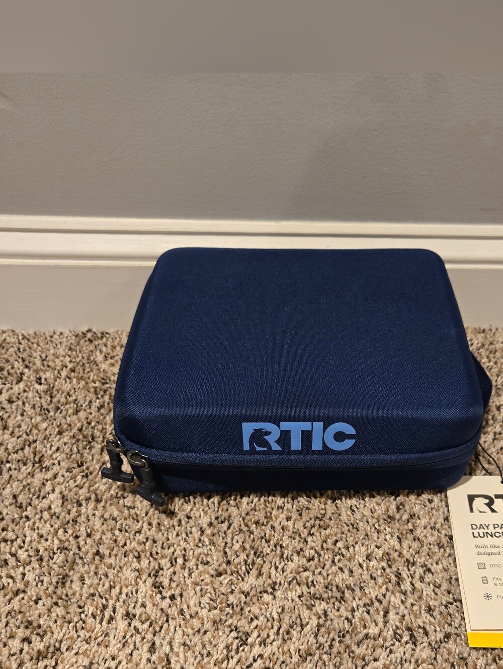 The RTIC Day Packer Lunch Box NWT - Picture 11 of 11